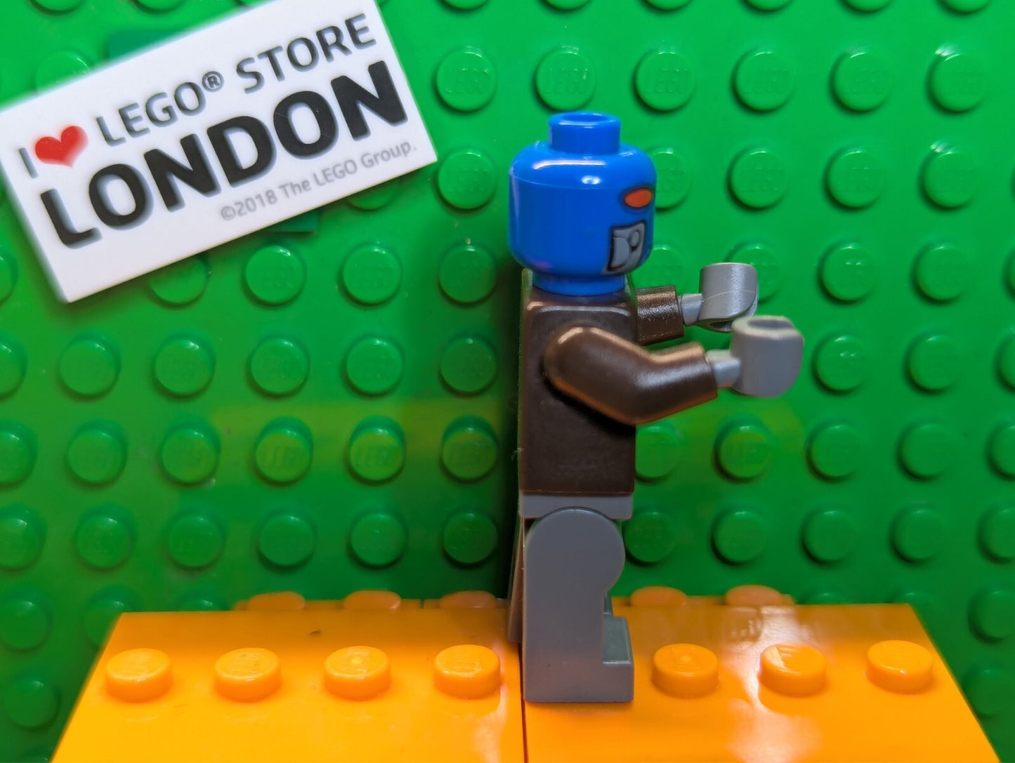 LEGO Star Wars Minifigure sw0285 Cad Bane - Dark Bluish Gray Hands and Legs