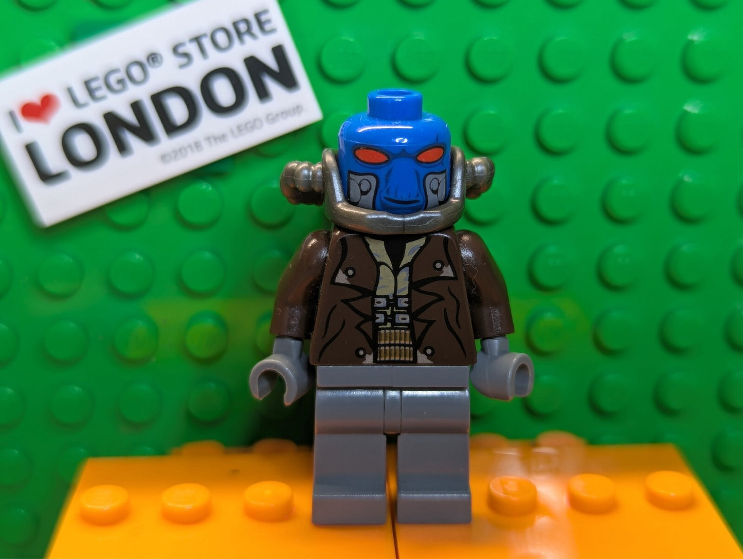 LEGO Star Wars Minifigure sw0285 Cad Bane - Dark Bluish Gray Hands and Legs